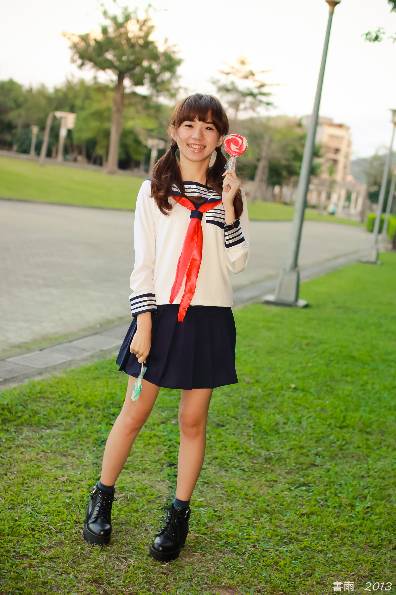 [Beautyleg番外篇]2013-10-28 珊珊士林科工馆外拍